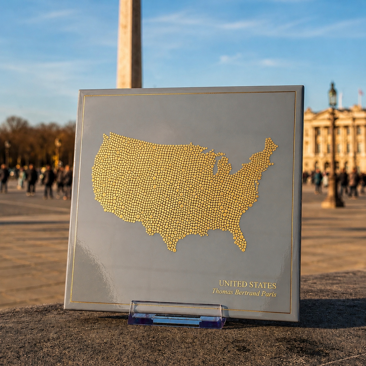 Ceramic tile - United States in gold with inscription / Thomas Bertrand Paris