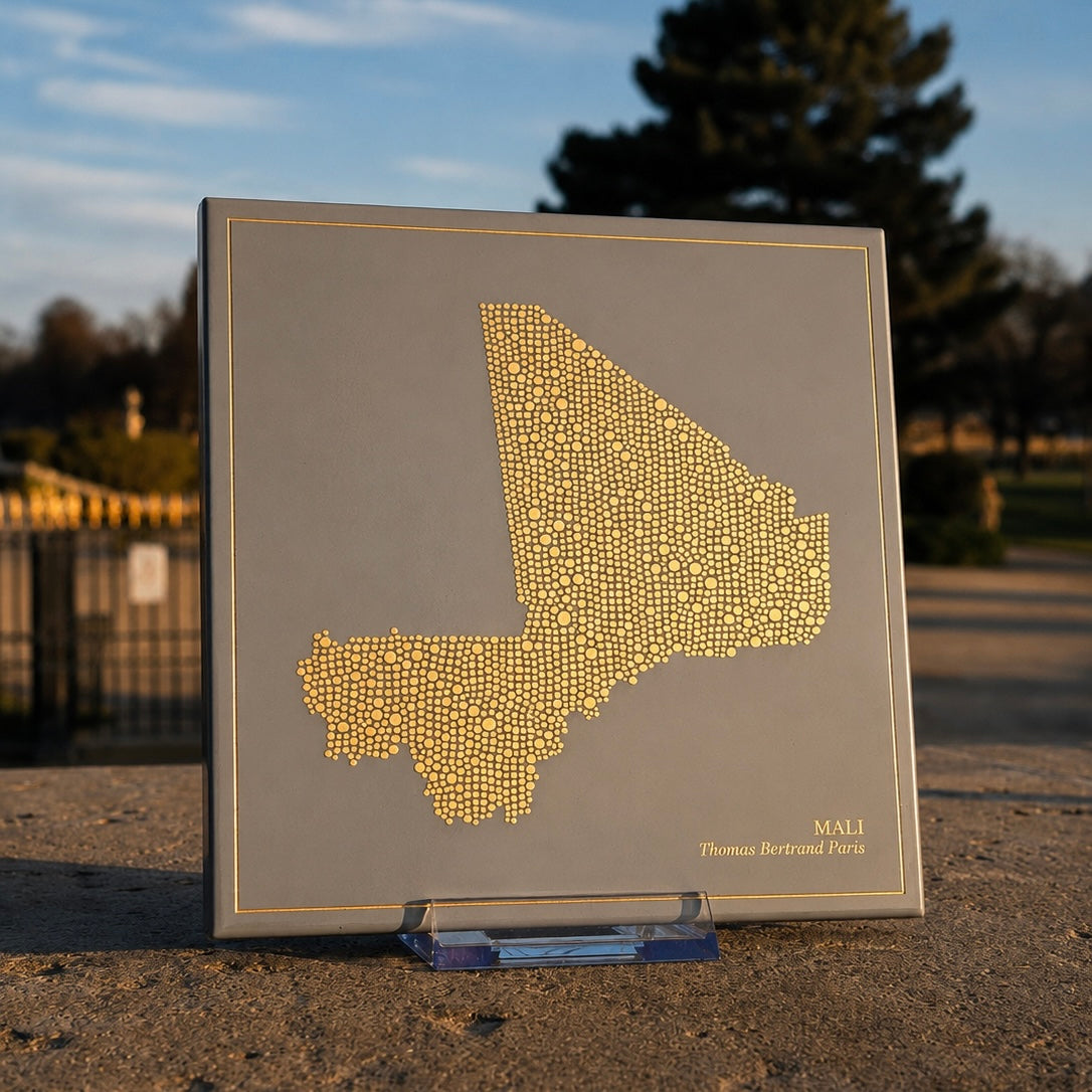 Ceramic tile - Mali in gold with inscription / Thomas Bertrand Paris