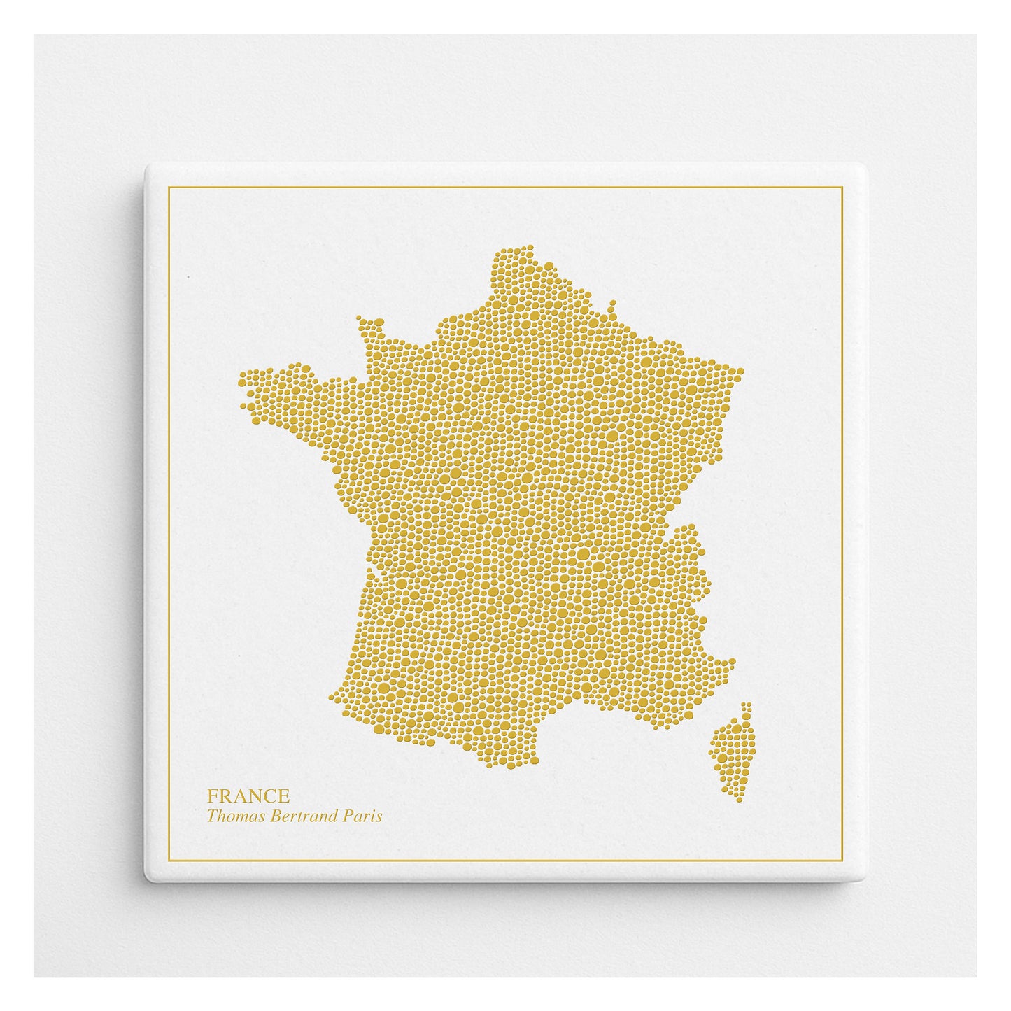 Carreau de faïence - France en or avec inscription "World Peace Art Project" / Thomas Bertrand Paris