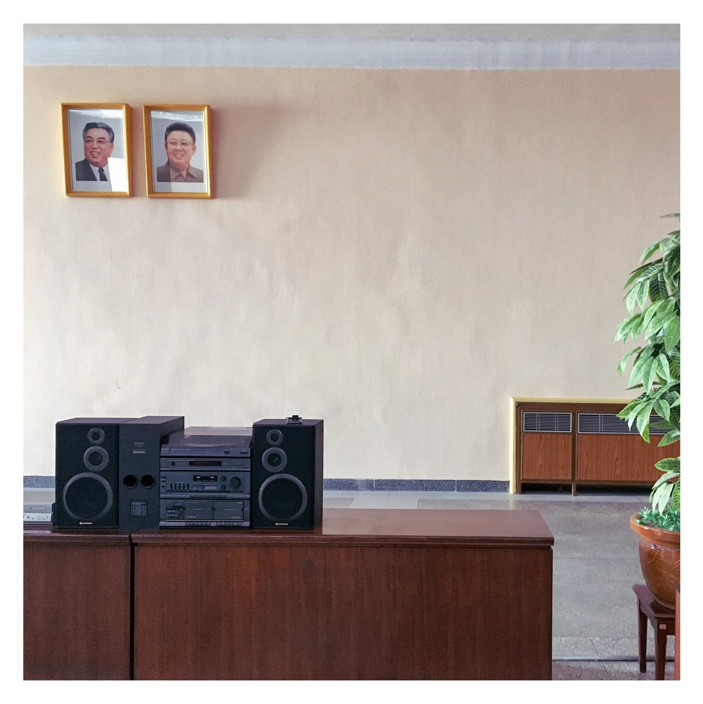 North Korea - Original hand-painted ceramic