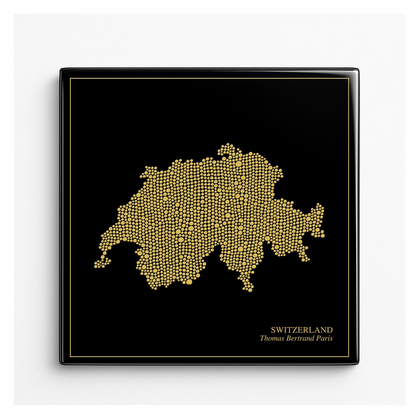 Carreau de faïence noir - Suisse en or avec inscription / Thomas Bertrand Paris