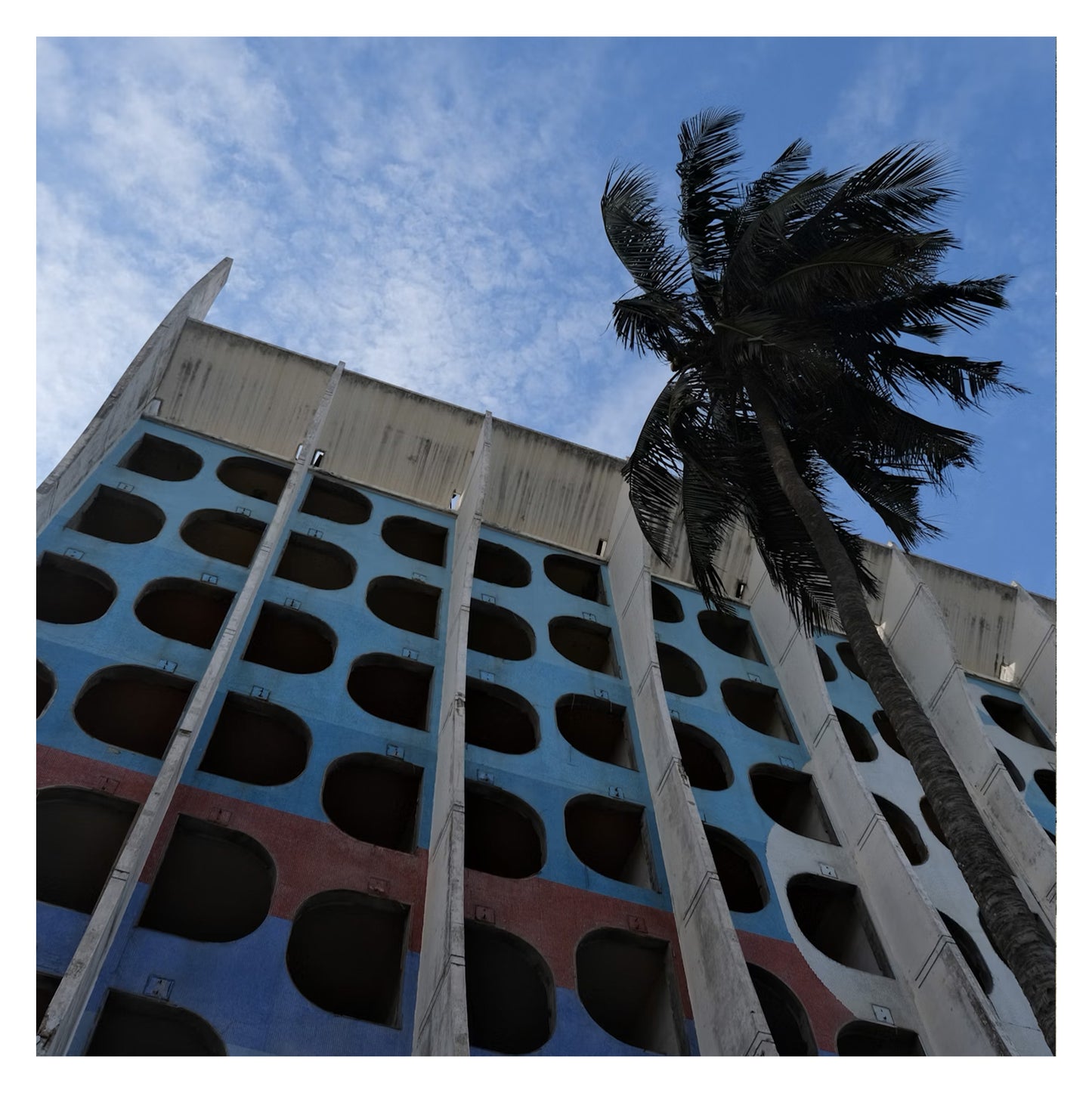 Togo - Original peint à la main sur céramique